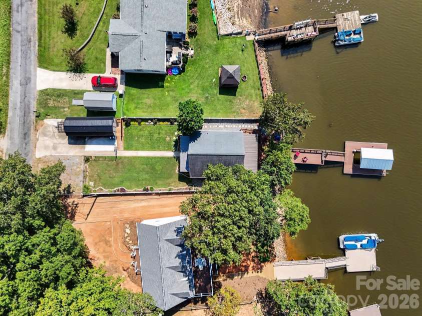 264 Lake Drive, Lexington, NC 27295.  MLS# CAR4426110, YatesRealty ID 53425. 