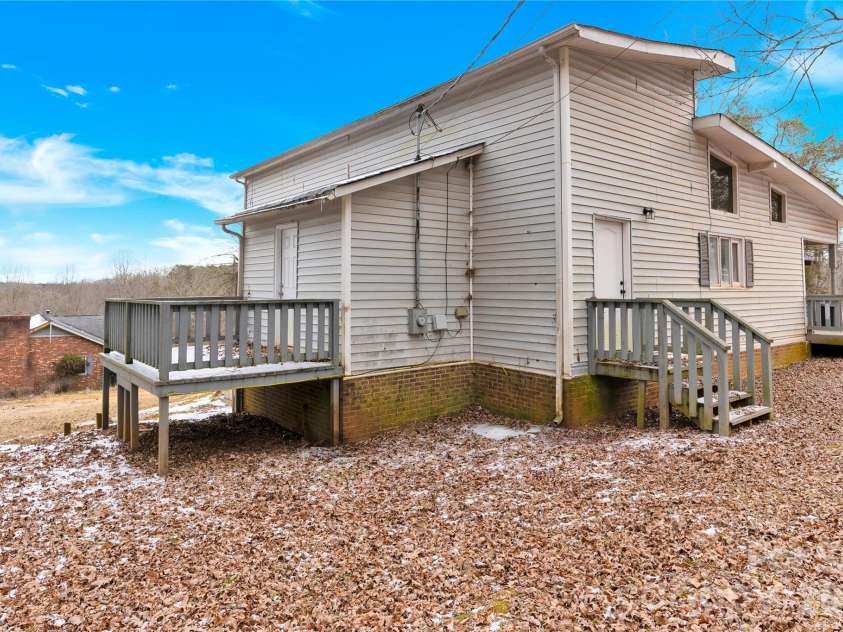 229 Riverhills Drive, Forest City, NC 28043.  MLS# CAR4341560, YatesRealty ID 5343. 