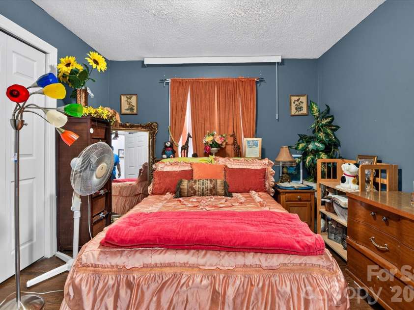 920 Longview Avenue, Kannapolis, NC 28081.  MLS# CAR4428527, YatesRealty ID 53431. 
