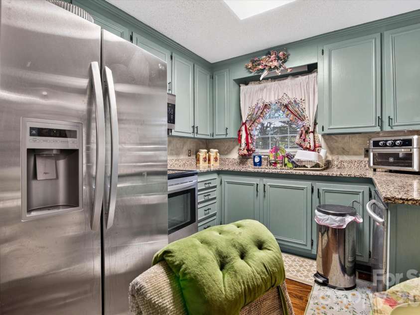 920 Longview Avenue, Kannapolis, NC 28081.  MLS# CAR4428527, YatesRealty ID 53431. 
