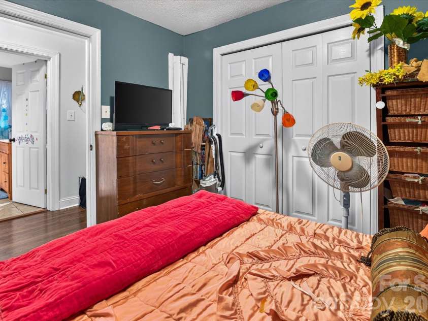 920 Longview Avenue, Kannapolis, NC 28081.  MLS# CAR4428527, YatesRealty ID 53431. 