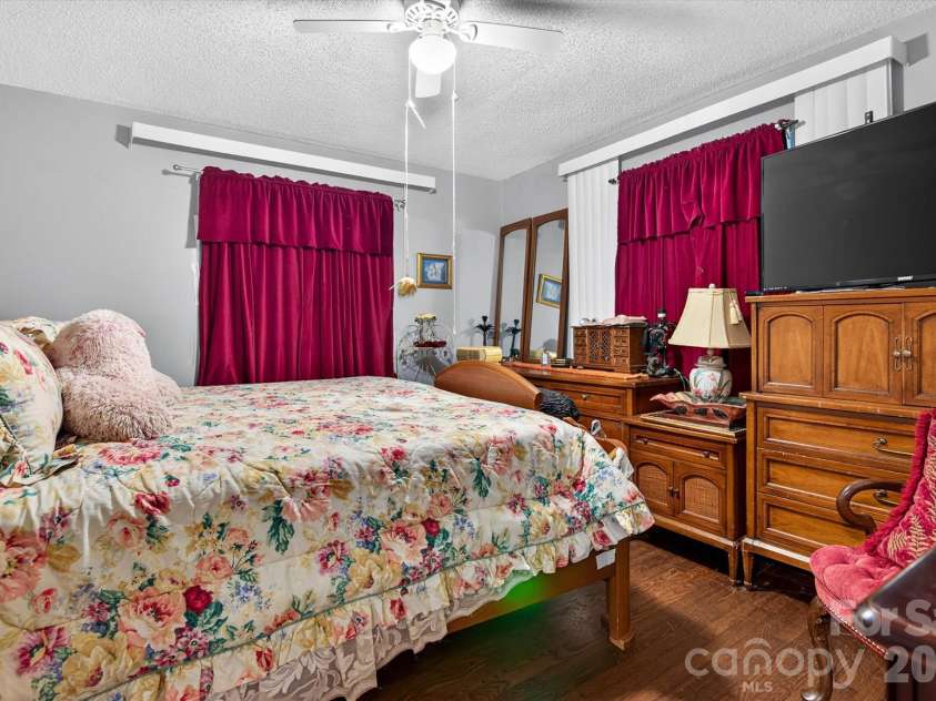 920 Longview Avenue, Kannapolis, NC 28081.  MLS# CAR4428527, YatesRealty ID 53431. 