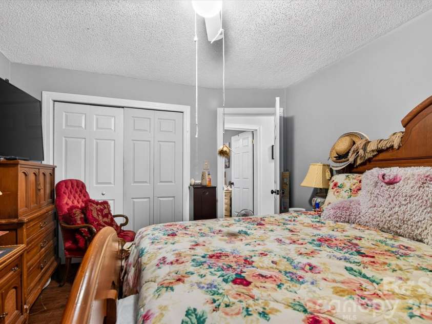 920 Longview Avenue, Kannapolis, NC 28081.  MLS# CAR4428527, YatesRealty ID 53431. 
