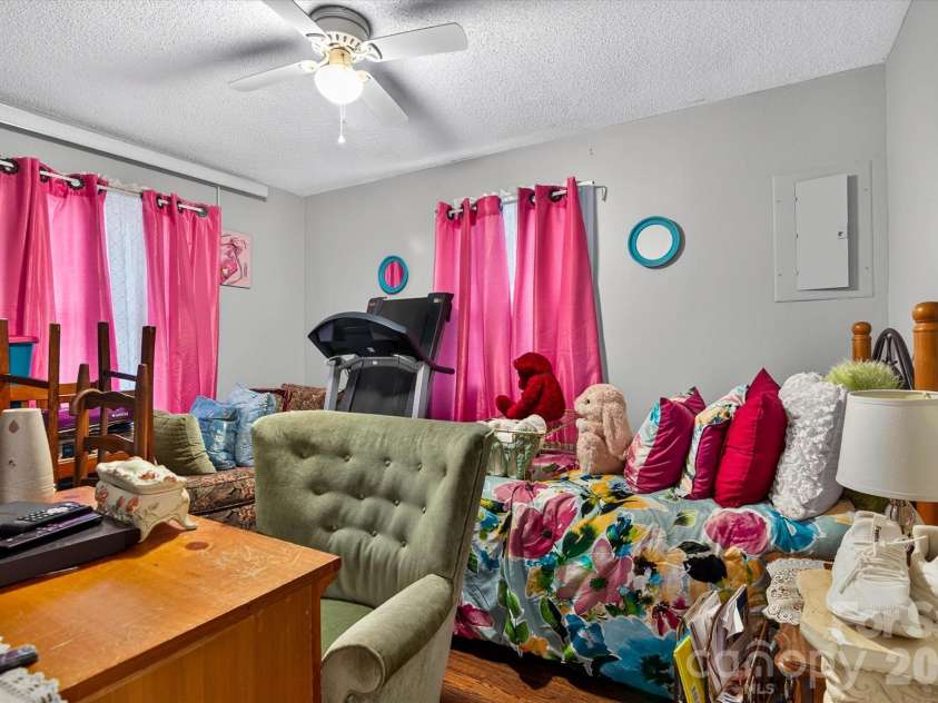 920 Longview Avenue, Kannapolis, NC 28081.  MLS# CAR4428527, YatesRealty ID 53431. 