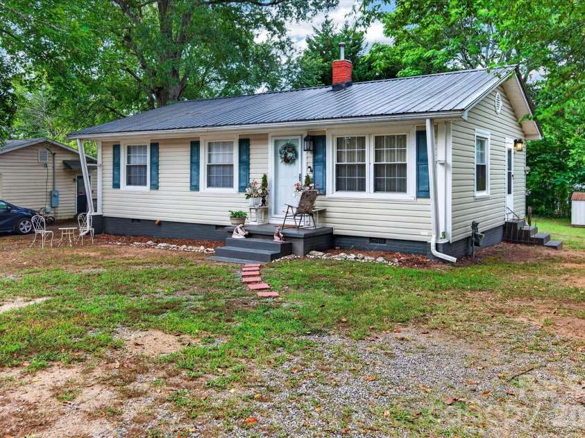 920 Longview Avenue, Kannapolis, NC 28081.  MLS# CAR4428527, YatesRealty ID 53431. 