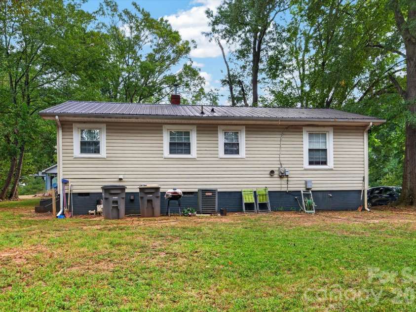920 Longview Avenue, Kannapolis, NC 28081.  MLS# CAR4428527, YatesRealty ID 53431. 