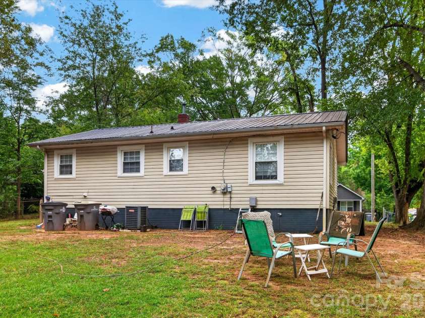 920 Longview Avenue, Kannapolis, NC 28081.  MLS# CAR4428527, YatesRealty ID 53431. 