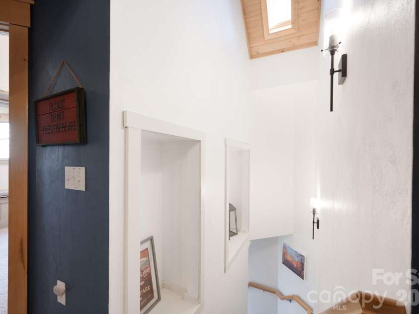 18 Wood Haven Lane, Black Mountain, NC 28711.  MLS# CAR4428632, YatesRealty ID 53432. Architectural Features Throughout