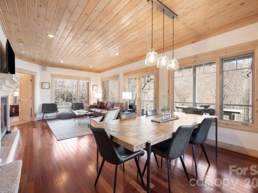 18 Wood Haven Lane, Black Mountain, NC 28711.  MLS# CAR4428632, YatesRealty ID 53432. Modern, Open Floor Plan