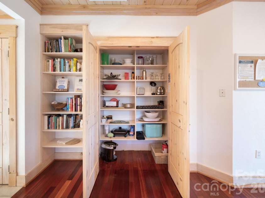 18 Wood Haven Lane, Black Mountain, NC 28711.  MLS# CAR4428632, YatesRealty ID 53432. Spacious Pantry Closet