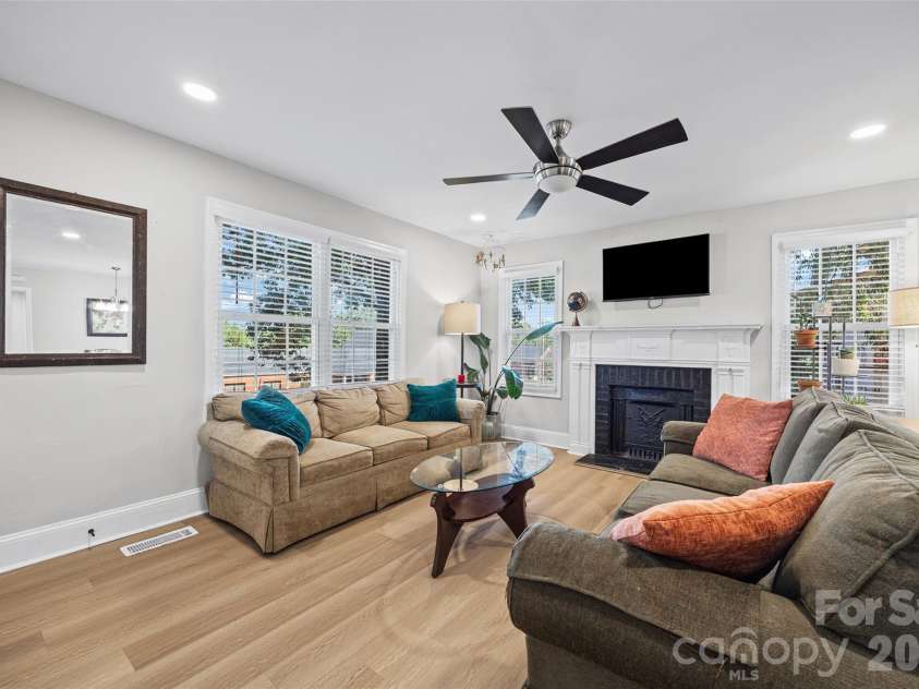 806 Cedar Street, Rock Hill, SC 29730.  MLS# CAR4425463, YatesRealty ID 53433. 