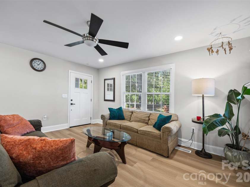 806 Cedar Street, Rock Hill, SC 29730.  MLS# CAR4425463, YatesRealty ID 53433. 