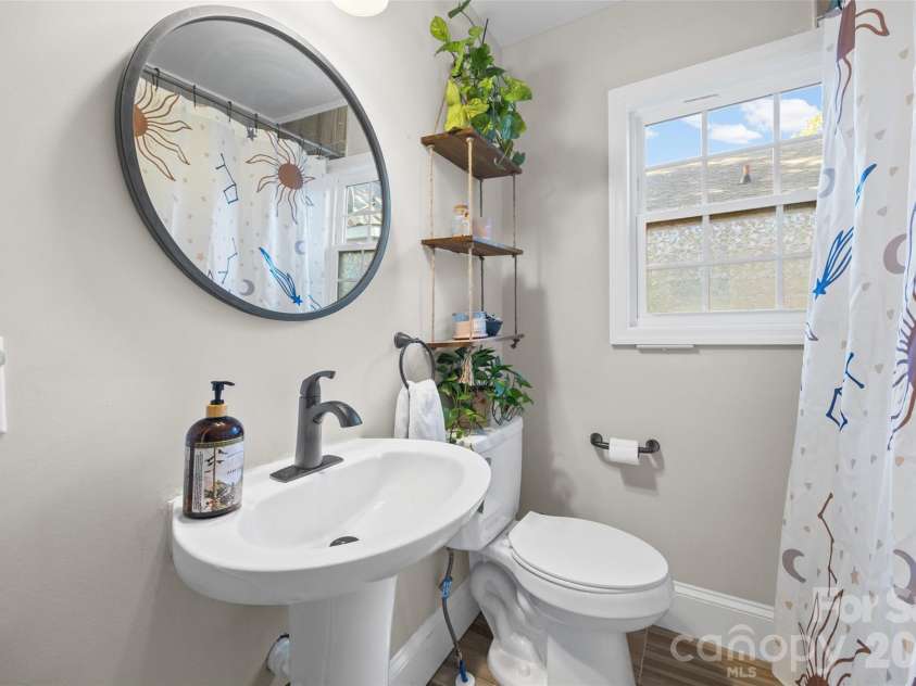 806 Cedar Street, Rock Hill, SC 29730.  MLS# CAR4425463, YatesRealty ID 53433. Bathroom 2