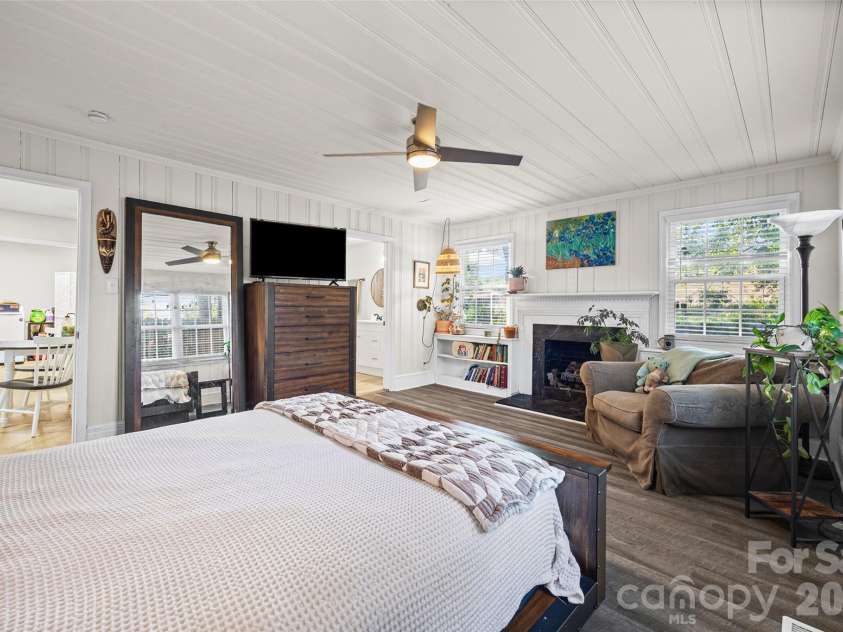 806 Cedar Street, Rock Hill, SC 29730.  MLS# CAR4425463, YatesRealty ID 53433. Vintage charm!