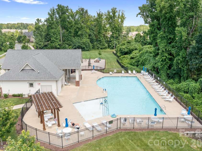 17350 Monocacy Boulevard, Huntersville, NC 28078.  MLS# CAR4428692, YatesRealty ID 53434. 