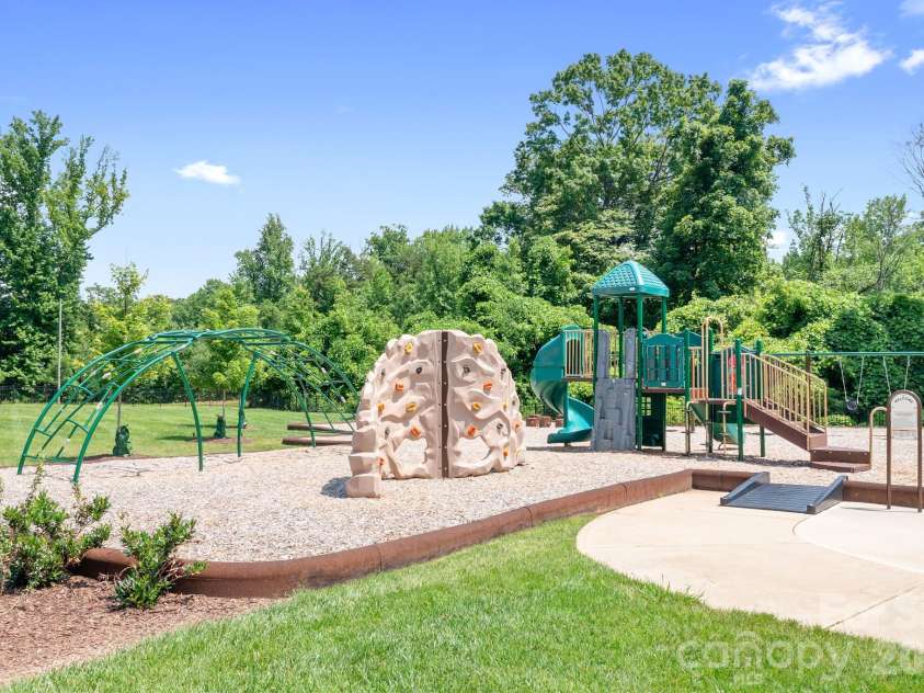 17350 Monocacy Boulevard, Huntersville, NC 28078.  MLS# CAR4428692, YatesRealty ID 53434. 