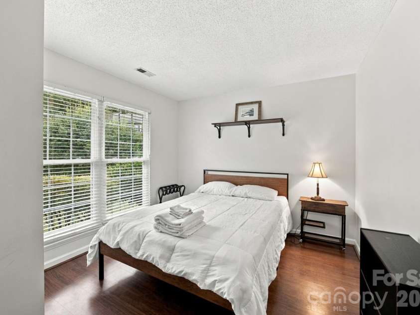 8536 Woodford Bridge Drive, Charlotte, NC 28216.  MLS# CAR4429035, YatesRealty ID 53435. 