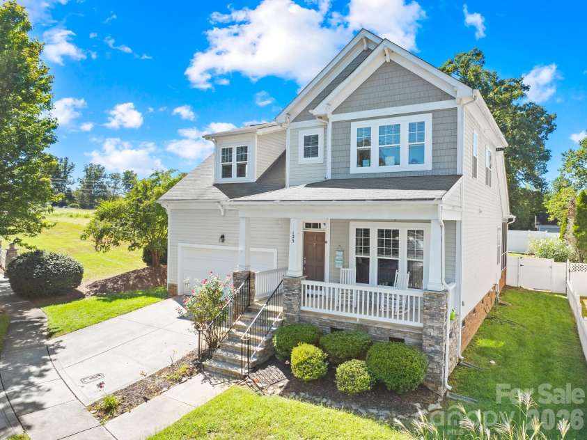 125 Water Oak Drive, Mooresville, NC 28117.  MLS# CAR4428333, YatesRealty ID 53436. 