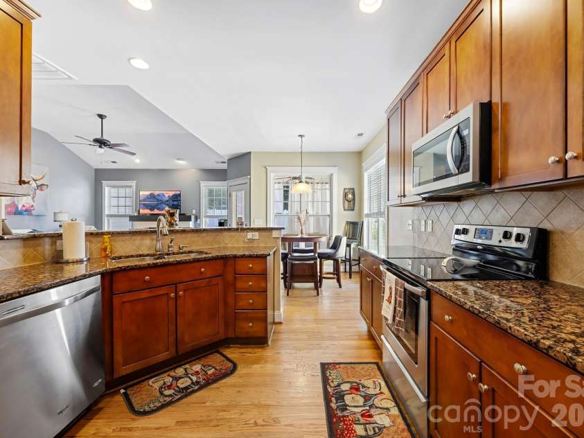 125 Water Oak Drive, Mooresville, NC 28117.  MLS# CAR4428333, YatesRealty ID 53436. 