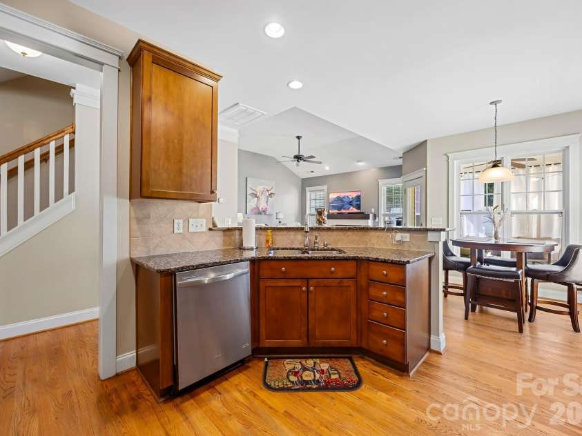 125 Water Oak Drive, Mooresville, NC 28117.  MLS# CAR4428333, YatesRealty ID 53436. 