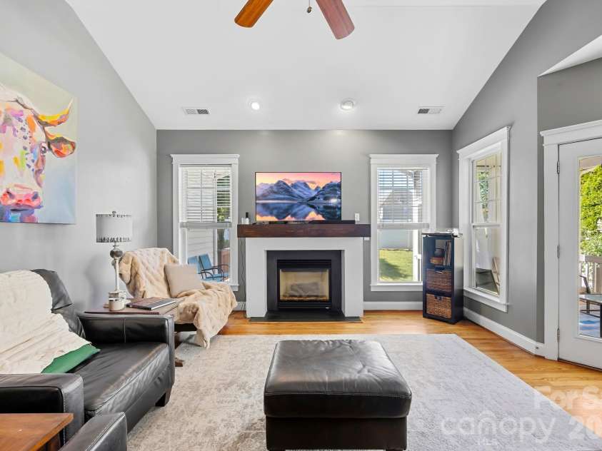 125 Water Oak Drive, Mooresville, NC 28117.  MLS# CAR4428333, YatesRealty ID 53436. 