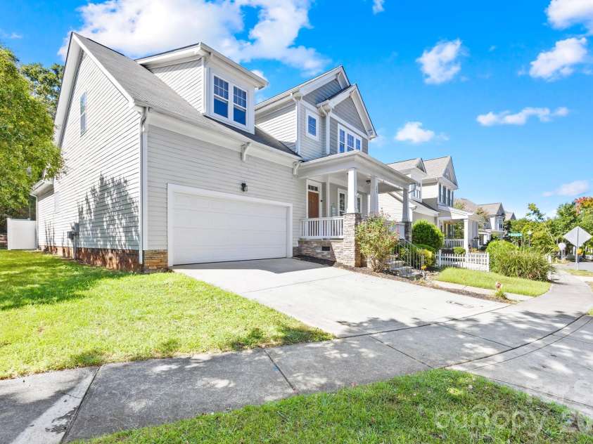 125 Water Oak Drive, Mooresville, NC 28117.  MLS# CAR4428333, YatesRealty ID 53436. 