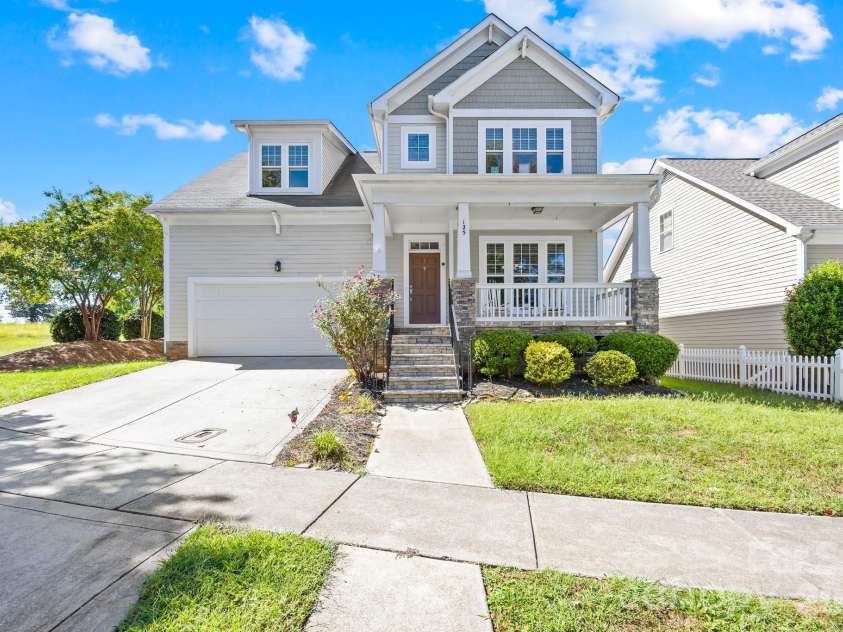 125 Water Oak Drive, Mooresville, NC 28117.  MLS# CAR4428333, YatesRealty ID 53436. 