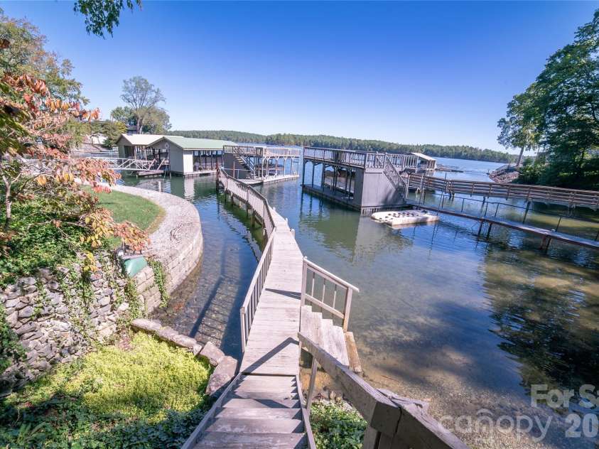 2231 Point Drive, Nebo, NC 28761.  MLS# CAR4428841, YatesRealty ID 53439. 