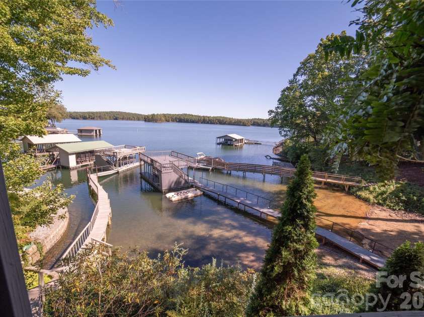 2231 Point Drive, Nebo, NC 28761.  MLS# CAR4428841, YatesRealty ID 53439. 