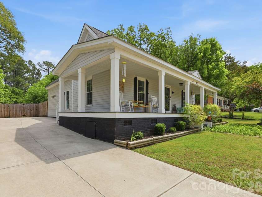 92 Meadow Avenue, Concord, NC 28025.  MLS# CAR4381064, YatesRealty ID 53443. 