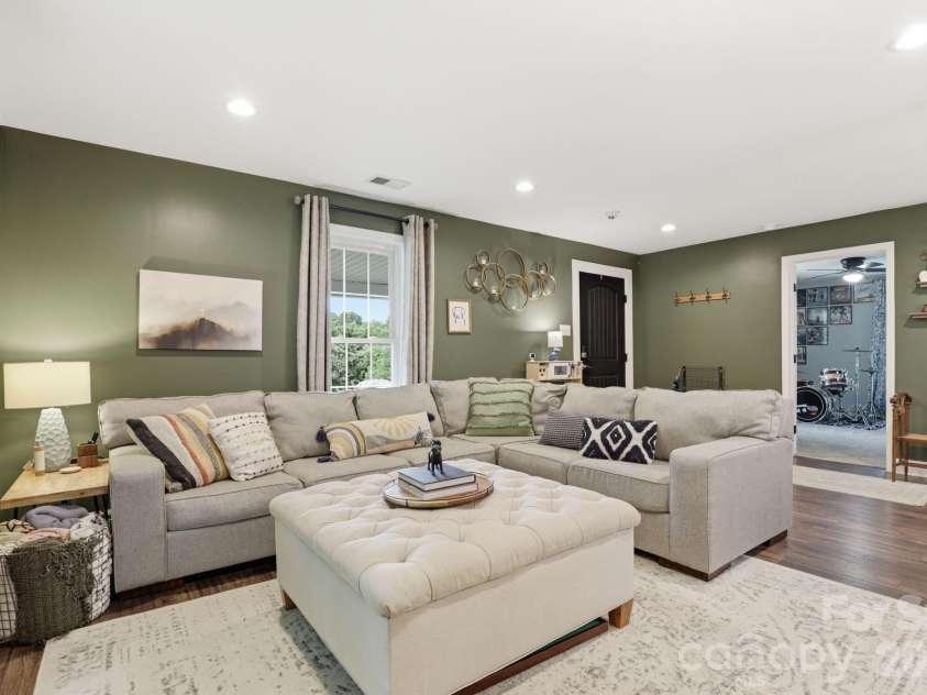92 Meadow Avenue, Concord, NC 28025.  MLS# CAR4381064, YatesRealty ID 53443. 