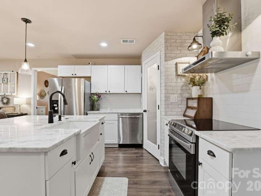 92 Meadow Avenue, Concord, NC 28025.  MLS# CAR4381064, YatesRealty ID 53443. 