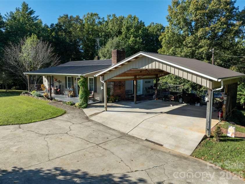 4425 Littlejohn Church Road, Lenoir, NC 28645.  MLS# CAR4429025, YatesRealty ID 53444. 