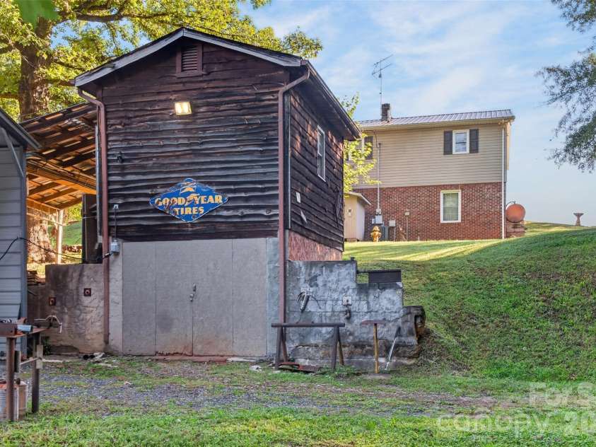 4425 Littlejohn Church Road, Lenoir, NC 28645.  MLS# CAR4429025, YatesRealty ID 53444. 