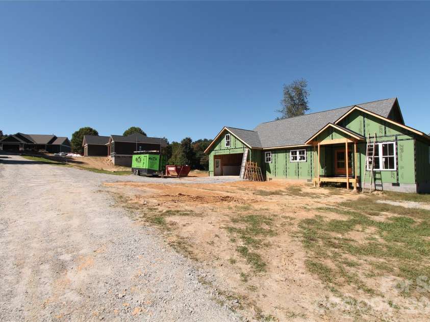40 Whiskey River Run, Hendersonville, NC 28792.  MLS# CAR4429037, YatesRealty ID 53449. 