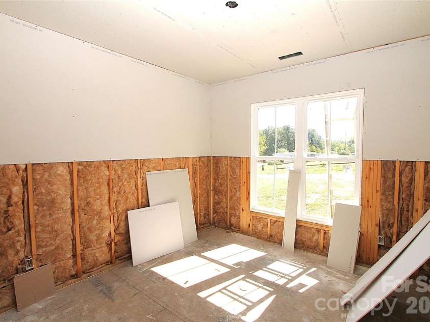 40 Whiskey River Run, Hendersonville, NC 28792.  MLS# CAR4429037, YatesRealty ID 53449. 