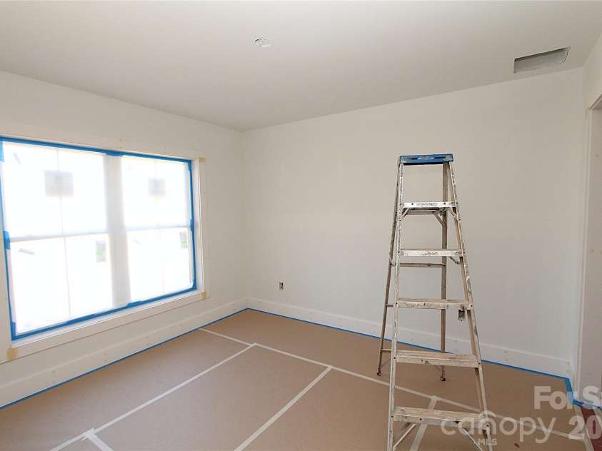 86 Whiskey River Run, Hendersonville, NC 28792.  MLS# CAR4428995, YatesRealty ID 53450. 4th bedroom!