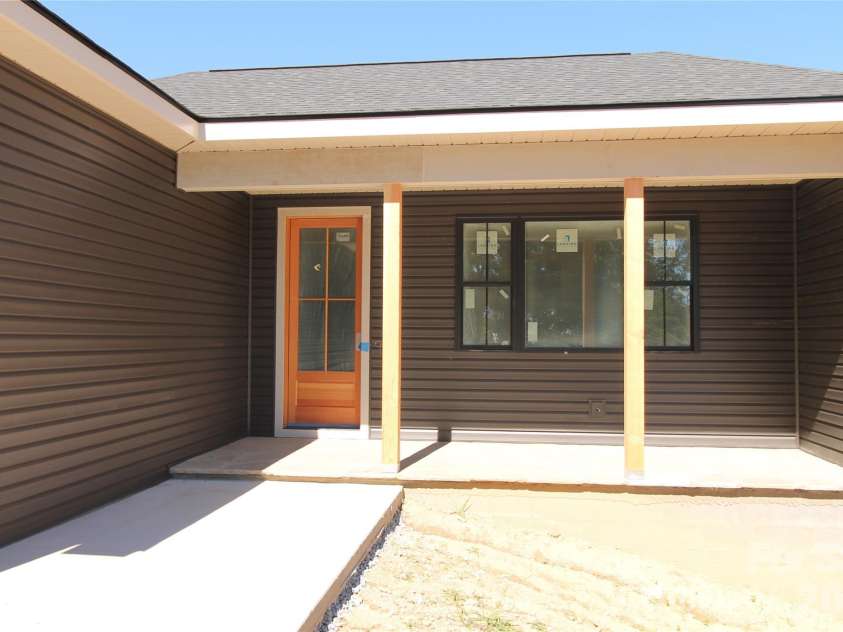 86 Whiskey River Run, Hendersonville, NC 28792.  MLS# CAR4428995, YatesRealty ID 53450. 