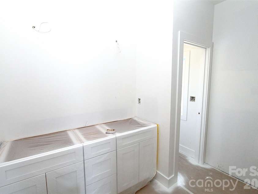 86 Whiskey River Run, Hendersonville, NC 28792.  MLS# CAR4428995, YatesRealty ID 53450. 