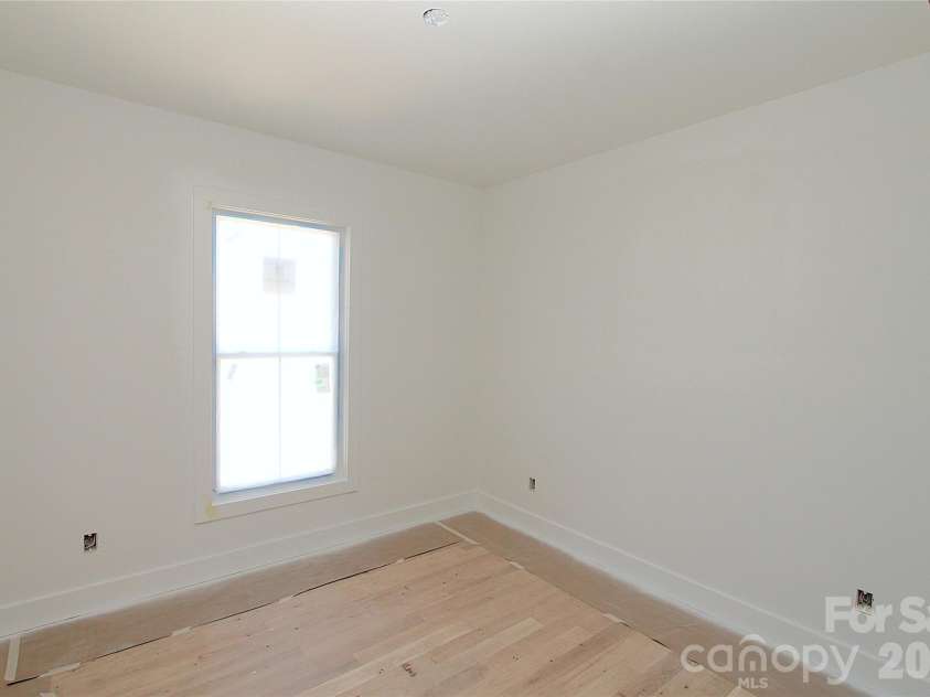 86 Whiskey River Run, Hendersonville, NC 28792.  MLS# CAR4428995, YatesRealty ID 53450. 