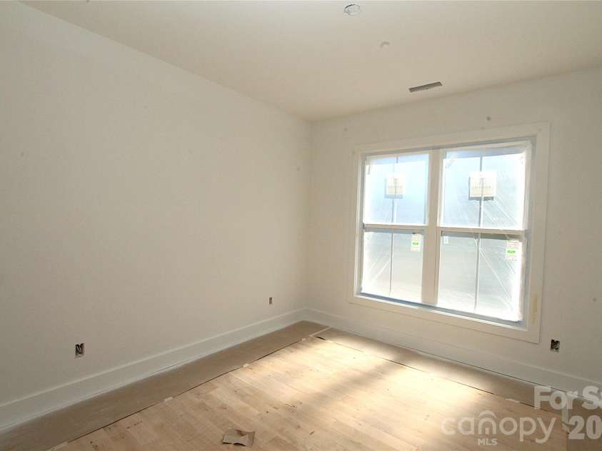 86 Whiskey River Run, Hendersonville, NC 28792.  MLS# CAR4428995, YatesRealty ID 53450. 