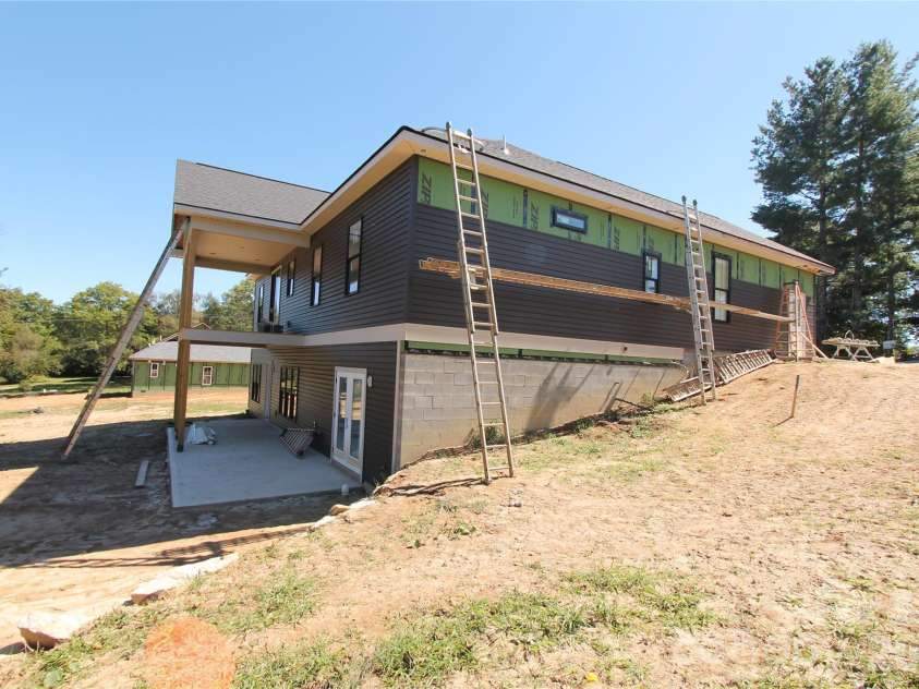 86 Whiskey River Run, Hendersonville, NC 28792.  MLS# CAR4428995, YatesRealty ID 53450. 