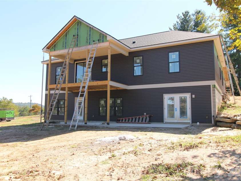 86 Whiskey River Run, Hendersonville, NC 28792.  MLS# CAR4428995, YatesRealty ID 53450. 