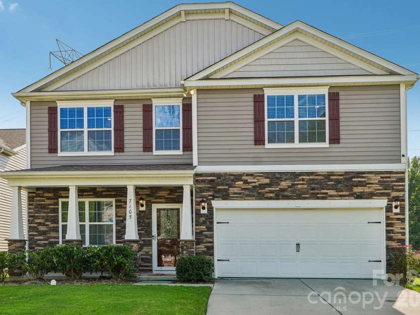 7105 Pennyroyal Way, Charlotte, NC 28216.  MLS# CAR4426419, YatesRealty ID 53454. 