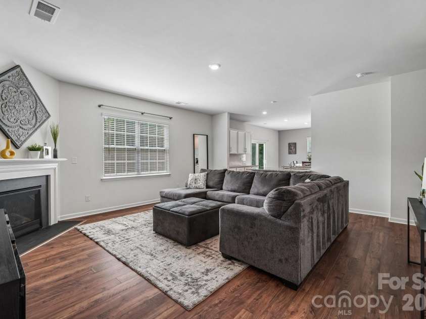 7105 Pennyroyal Way, Charlotte, NC 28216.  MLS# CAR4426419, YatesRealty ID 53454. 