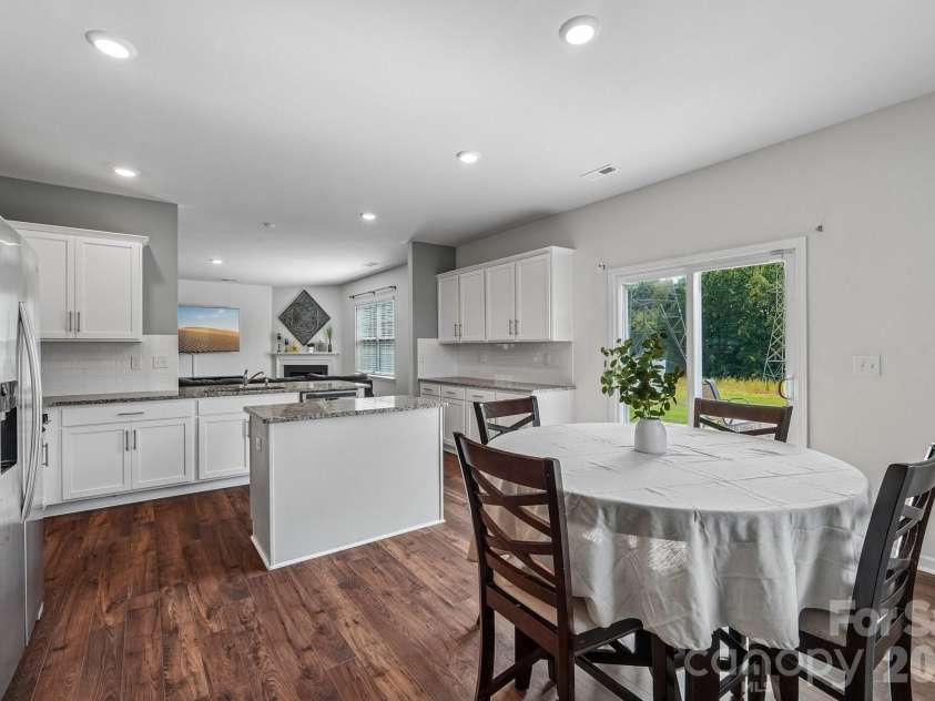 7105 Pennyroyal Way, Charlotte, NC 28216.  MLS# CAR4426419, YatesRealty ID 53454. 