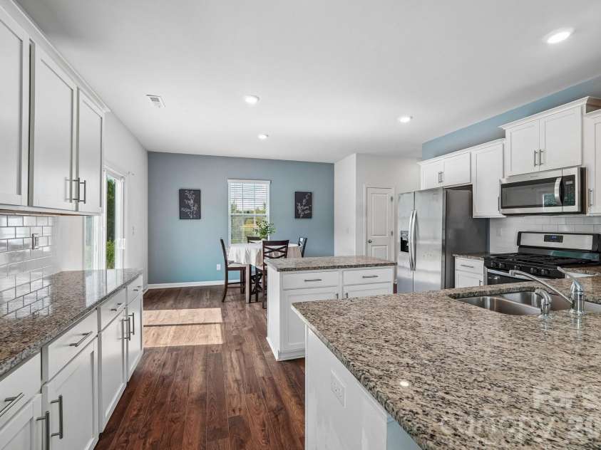 7105 Pennyroyal Way, Charlotte, NC 28216.  MLS# CAR4426419, YatesRealty ID 53454. 