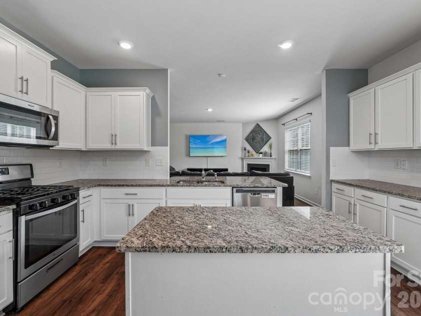 7105 Pennyroyal Way, Charlotte, NC 28216.  MLS# CAR4426419, YatesRealty ID 53454. 