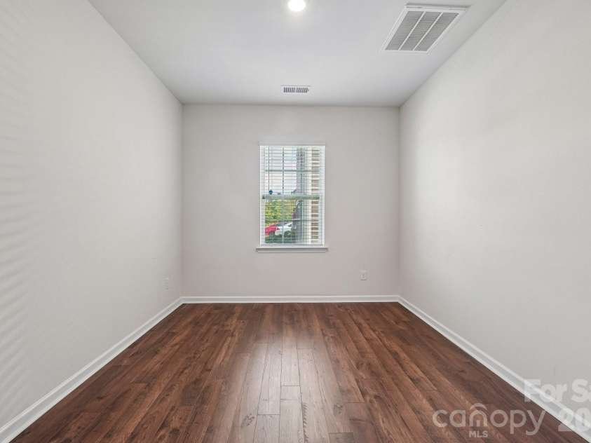 7105 Pennyroyal Way, Charlotte, NC 28216.  MLS# CAR4426419, YatesRealty ID 53454. 