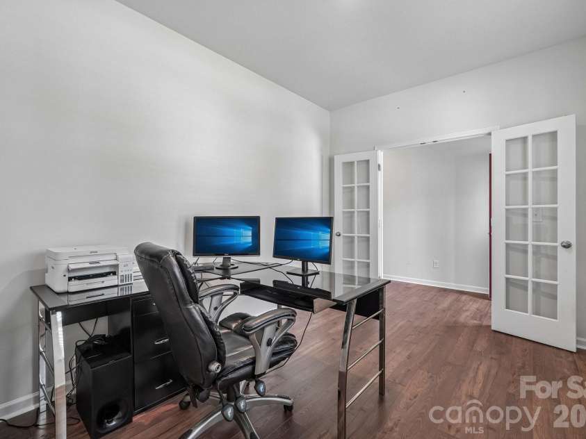 7105 Pennyroyal Way, Charlotte, NC 28216.  MLS# CAR4426419, YatesRealty ID 53454. 